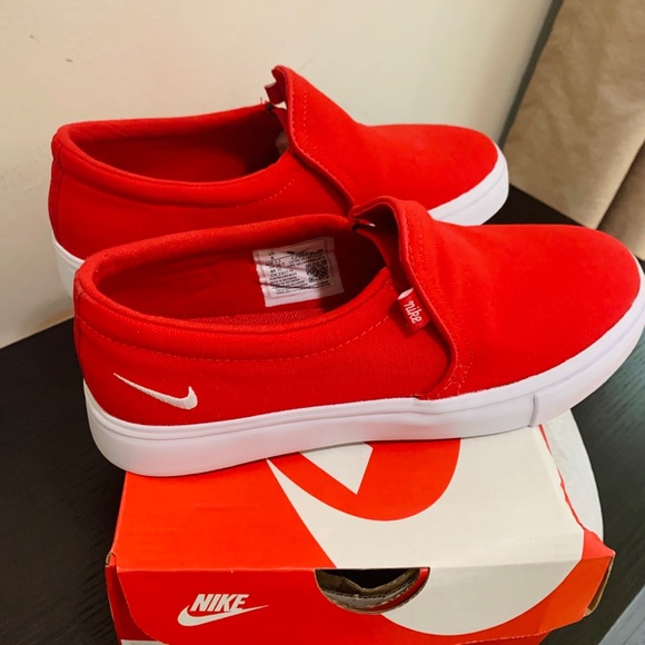 BRAND NEW NIKE WOMENS COURT ROYALE SLIP SNEAKER - - Picture 5 of 7